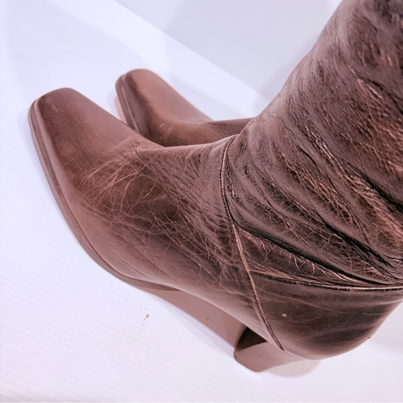 Vintage Brown Leather Heeled Boots with Buckle Detail - Picture 7 of 14